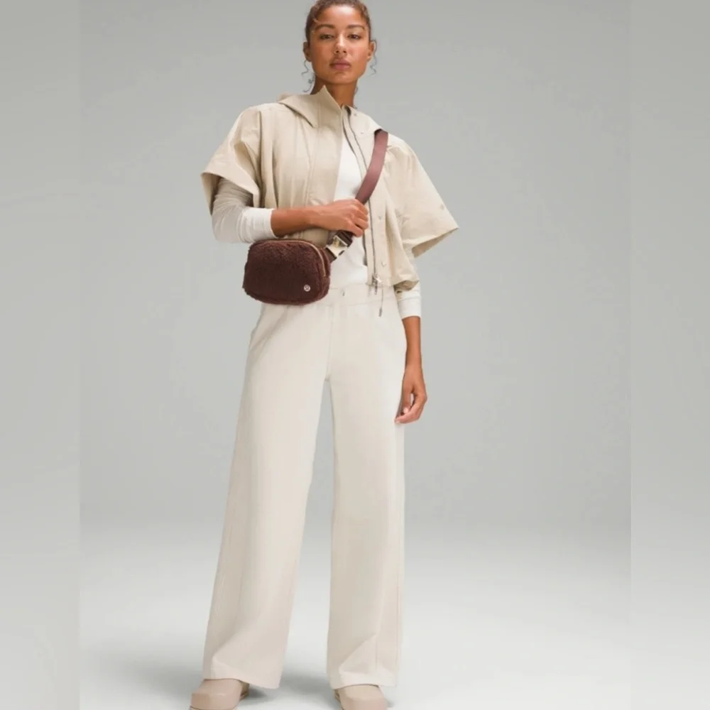 🆕 LULULEMON Athletica Everywhere Belt Bag Fleece LARGE 2L Brown Gold NWT - Picture 16 of 16